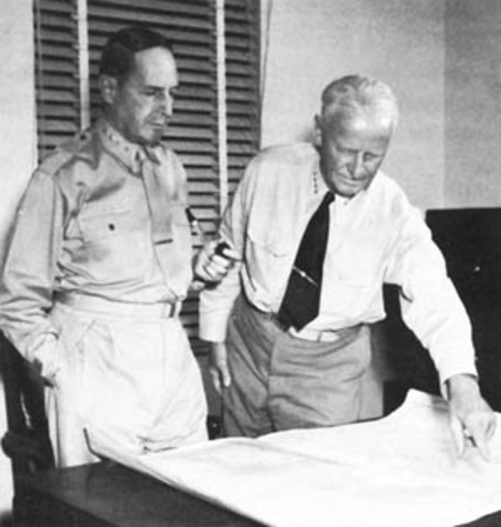 MACARTHUR AND NIMITZ IN HONOLULU