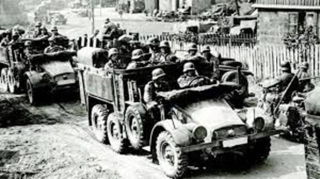 Hitler invade Polonia.