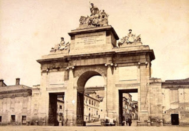curiosa historia de la puerta de toledo