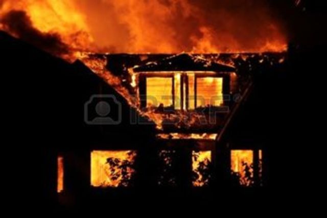 Los federales le quemaron la casa a Demetrio Macías.