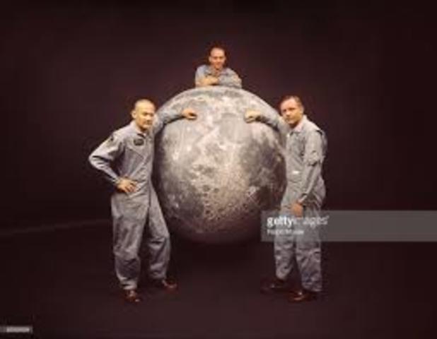 1969- Apollo 11 first manned moon landing