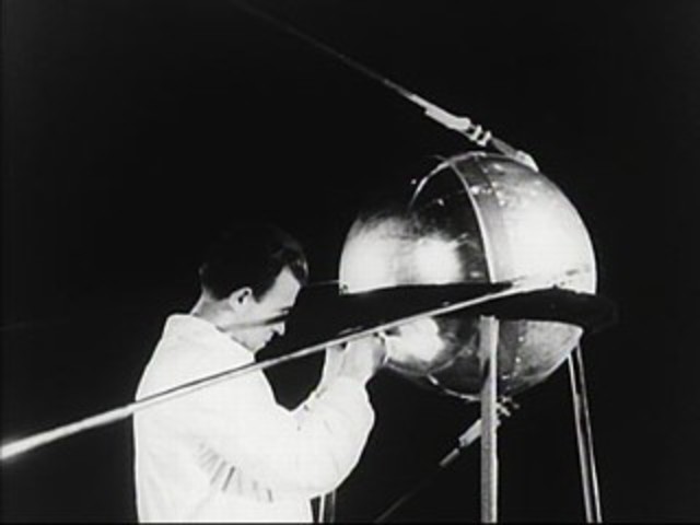 Soviet Union launches Sputnik 1