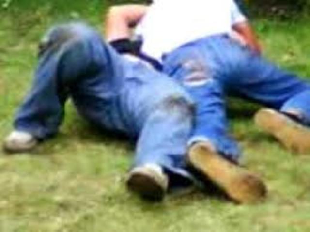 9:00    thieves' friends arrive / start beating each other