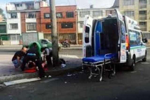 10:00     ambulance  / come  / take victim hospital