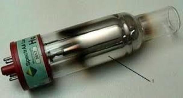 La lámpara de 3 electrodos