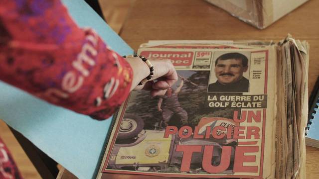 Les policiers envait le barracades des Mohawks et un policer est mort