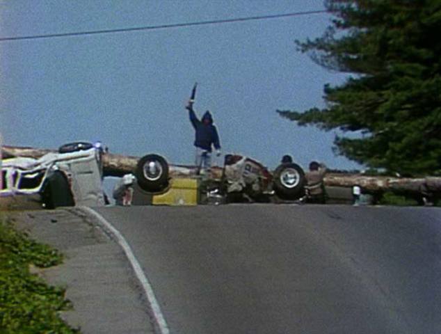 Les Kahnawake bloquent le pont Mercier pour supporter les Kanesatake