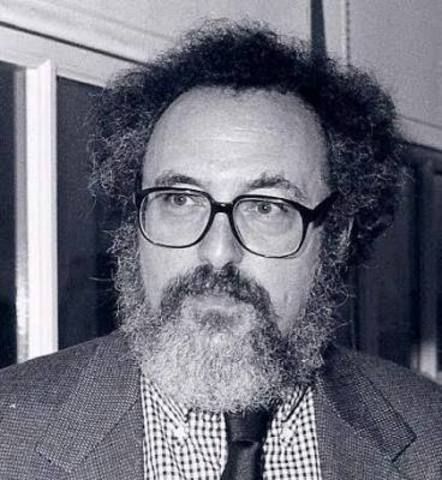 Apple, sale a la luz su obra Ideología y currículo