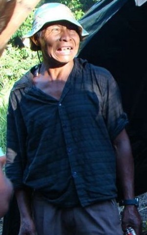 Chefe de Posto e capitão da Aldeia