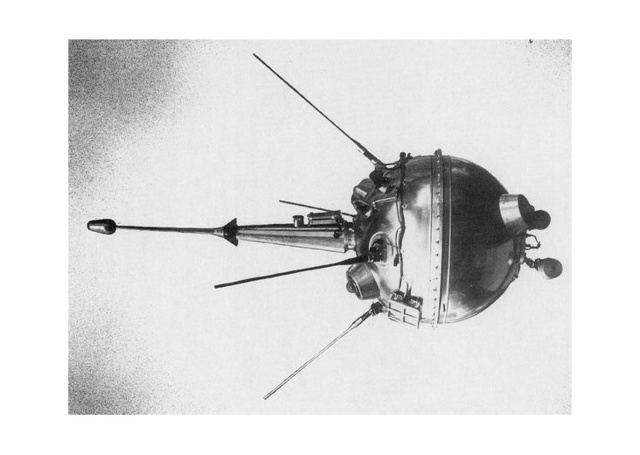 Luna 2 probe reaches the moon