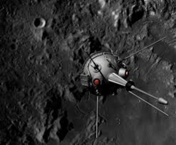 Luna 2 probe reaches the moon
