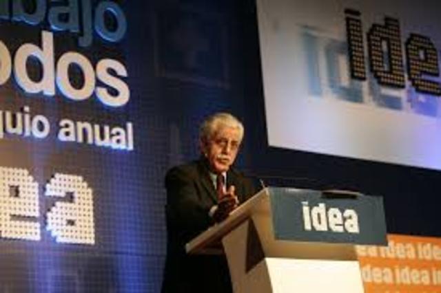 Tedesco ingresó en la Unesco como especialista en política educacional del Proyecto Unesco/CEPAL "Desarrollo y Educación en América latina y el Caribe".