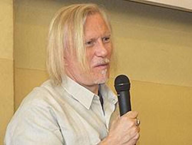 McLaen, noción de profesor.