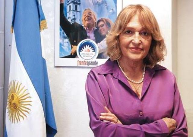 Puiggrós, fue secretaria de estado para la tecnología, la ciencia y la innovación.