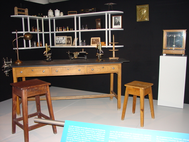 Monta un modesto laboratorio en Valladolid