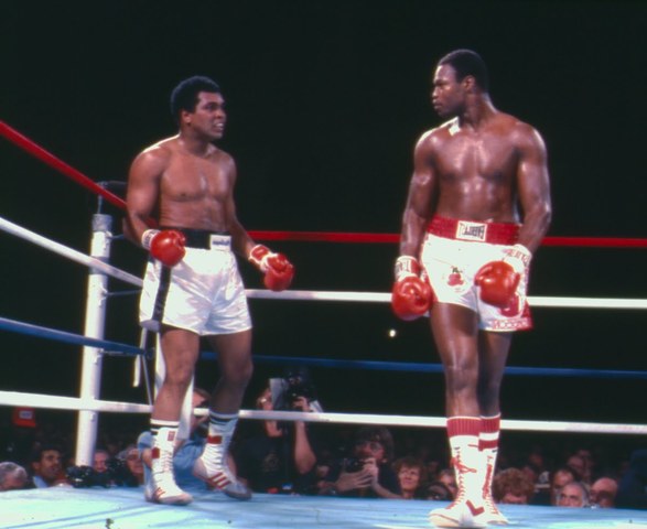 Derrota de Alí ante Larry Holmes