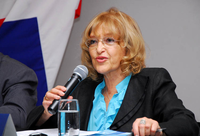 Nace Adriana Victoria Puiggrós