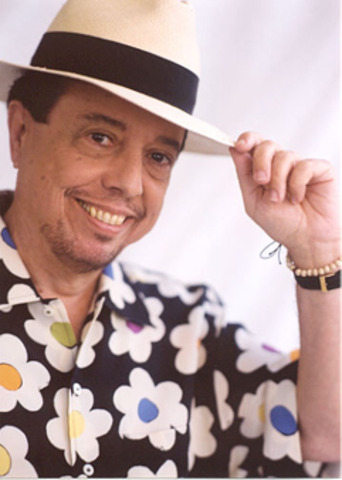 Sergio Mendes records "Mas que nada"