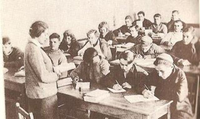 EDUCACION SEGUN ANTON M.