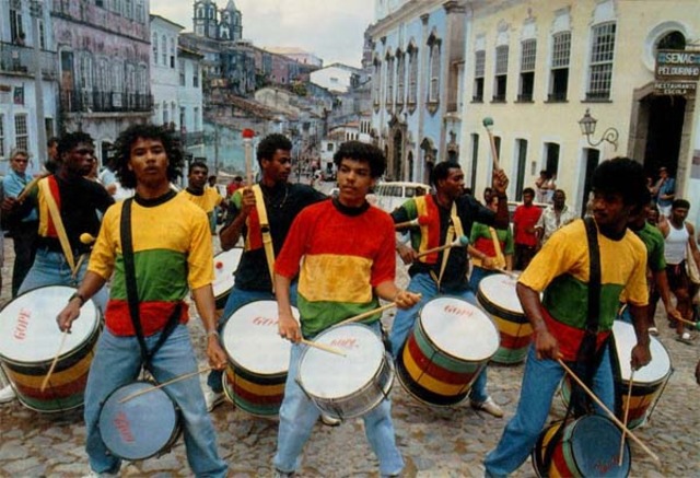 Olodum records with Paul Simon