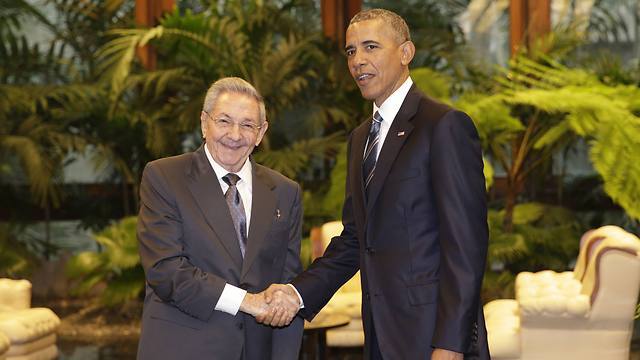 Obama Meets Raul Castro in Historic Trip to Cuba