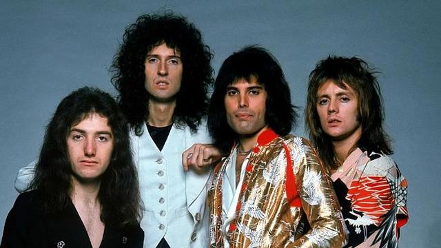Freddie joins the band that becomes Queen