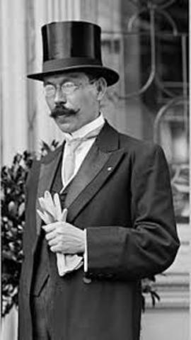 Roberto Brenes Mezén.