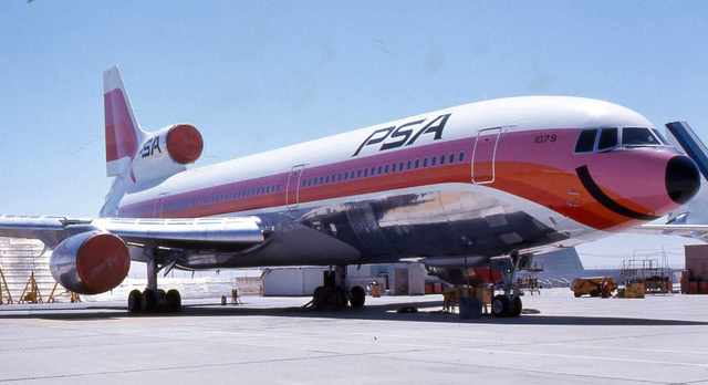 Pacific Southwest 737-200