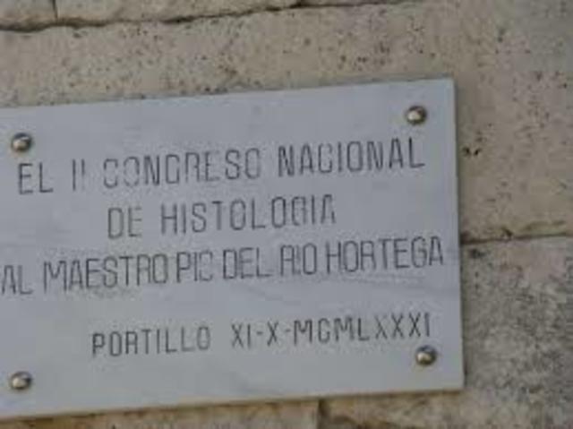 Placa homenaje en el castillo de Portillo