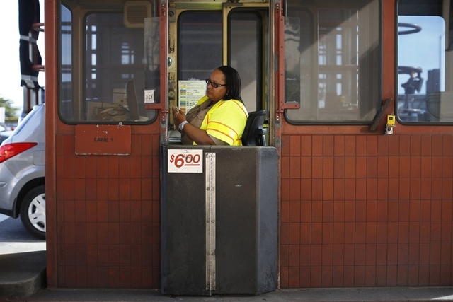 2013 Bridge toll collector replaced with computer
