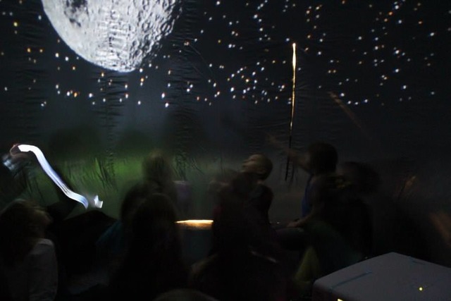 Señales con superficies reflectoras