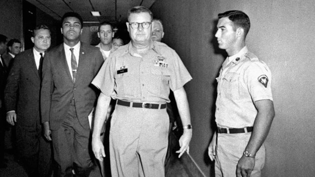 No al ejército y condena