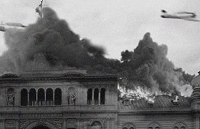 Bombardeo a la casa rosada
