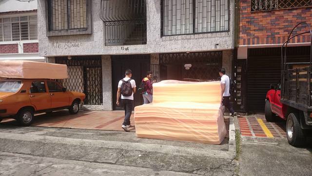 Visita a la empresa de colchones.