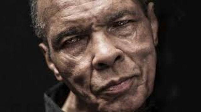 Adiós al cuerpo, bienvenido a la historia