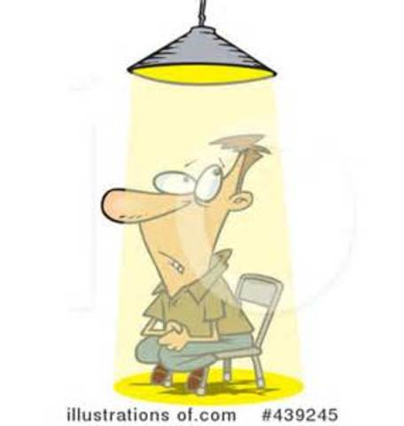 18. Demetrio esta interrogando a los hombres