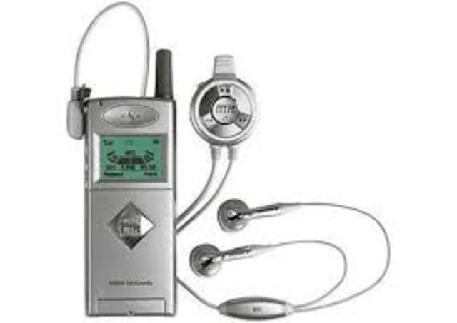 Samsung SPH-M100 Uproar was the first cell phone to have mp3 music capabilities