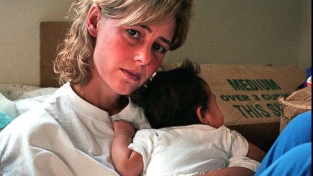 Demetrio ve a su mujer por la primer vez en muchos años