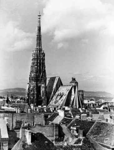 "St. Stephen's Cathedral (Stephansdom)." (Vienna, Austria, Europe).