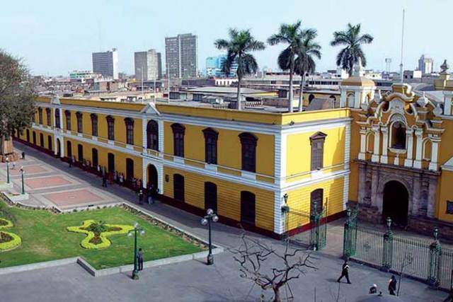 Universidades de Lima y México