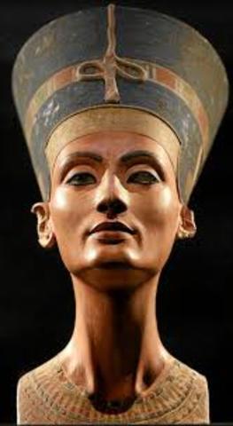 LA BELLA HA LLEGADO, NACIMIENTO DE NEFERTITI