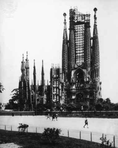 "Sagrada Familia." (Barcelona, Spain).