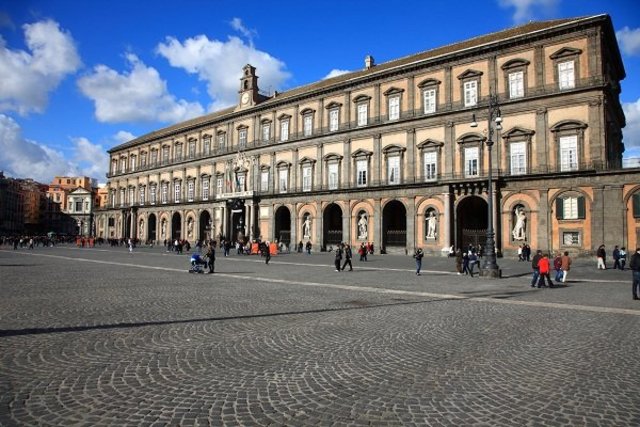 Universidad de Napoles 1224