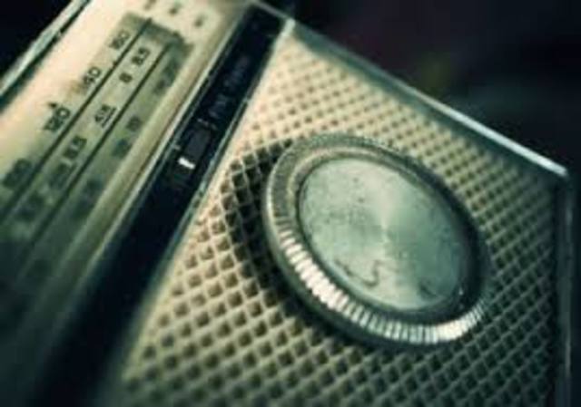 Educación por radio