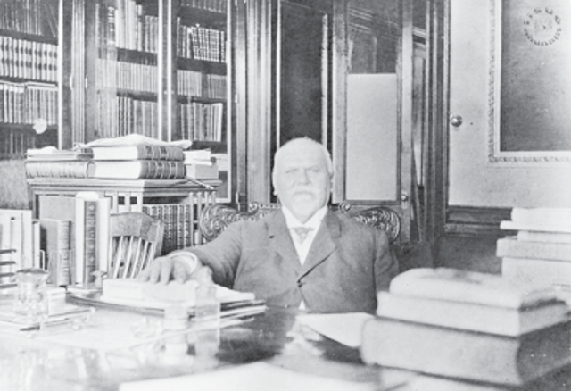 Justo Sierra crea la primera Secretaria de Instrucción Publica y Bellas Artes