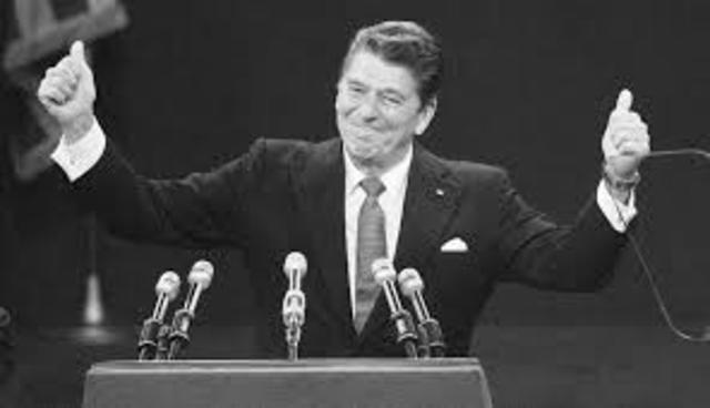 REAGAN LLEGA A LA CASA BLANCA