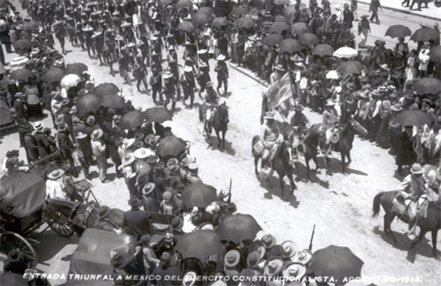 Venustiano Carranza entra en la capital del país