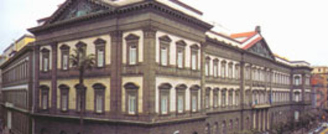 UNIVERSIDAD DE NAPOLES