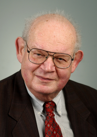 Benoît Mandelbrot