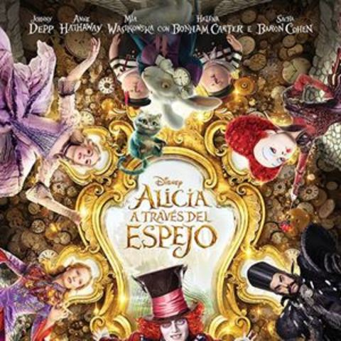 Alicia a través del espejo